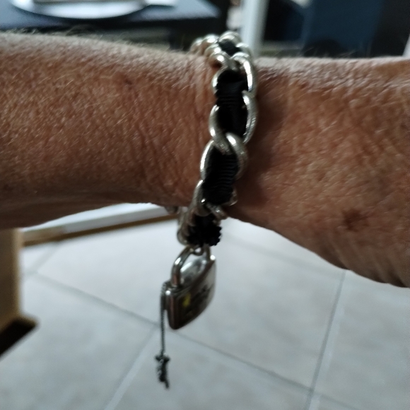 Betsy Johnson bracelet - Picture 4 of 4